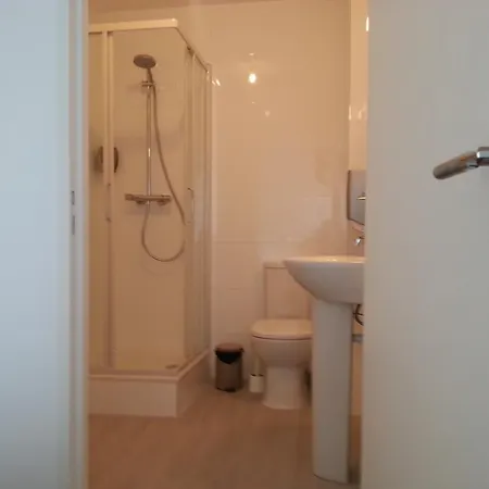 Bull'It Hotel Saint-Genis-Laval Room photo